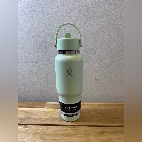 Hydro Flask 32 Oz Wide Flex Straw Travel Bottle – Aloe (New with Tags) - Picture 1 of 5